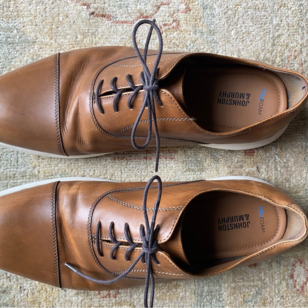 Lot. 2pair. Johnston & Murphy Men's Leather dress shoes.  Great shoes.